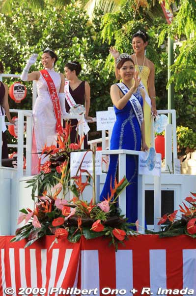 Beauty Queens
Keywords: hawaii honolulu waikiki pan-pacific festival matsuri in