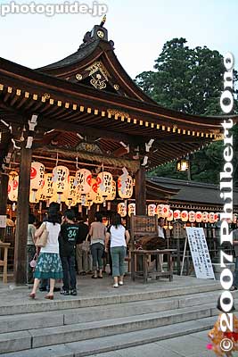 Main shrine hall
Keywords: shiga taga-cho town taga taisha shrine lantern festival summer matsuri