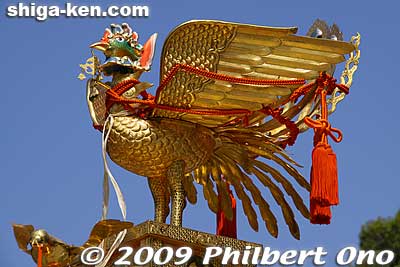 Phoenix atop the mikoshi.
Keywords: shiga taga-cho taisha matsuri festival shrine 