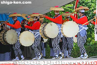 The music was a mixture of taiko drums, flutes, and a gong. They performed for about 30 min.　国指定無形文化財
Keywords: shiga taga-cho taga taisha shrine shinto festival matsuri rice seedlings paddy paddies planting taiko drummers