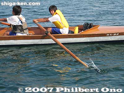 Catch, row, catch, row...
Keywords: shiga takashima imazu junior high school rowing club lake biwa
