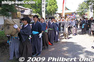 After the Shinto ceremony, they got ready in a procession. Also see my [url=http://www.youtube.com/watch?v=8JyESy_dp9s]YouTube video here.[/url]
Keywords: shiga takashima imazu kawakami matsuri festival 