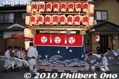 May 3 is the Yoimiya or festival eve when they parade the five ornate hikiyama floats in the evening from 6:45 pm. They first gather in front of Ebisu-so, near Omi-Takashima Station. This is the Minato (湊) float.
Keywords: shiga takashima omizo matsuri festival float shigabestmatsuri