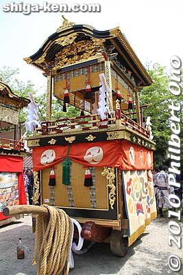 I then took some pictures of each hikiyama. This is the Ryu (dragon) hikiyama float (龍).
Keywords: shiga takashima omizo matsuri festival hikiyama float 