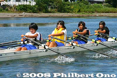 Imazu Junior High School female students rowing in the 3rd Imazu Regatta.
Keywords: shiga takashima imazu regatta lake biwa rowing race boats junior high school students girls regattabest