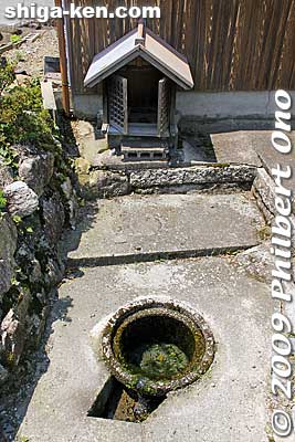 Roadside spring, one of the oldest and longest lasting.
Keywords: shiga takashima shin-asahi harie 