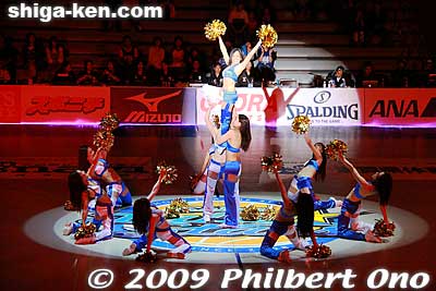 Shiga Lakestars cheerleaders perform during pre-game activities.
Keywords: shiga yasu lakestars pro basketball game bj-league
