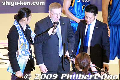 Lakestars Head Coach Robert Pierce speaks.
Keywords: shiga yasu lakestars pro basketball game bj-league Takamatsu Five Arrows 