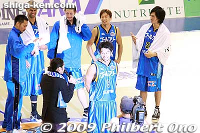 The game's MVP was Ogawa Shinya who was very embarrassed to be the MVP as he thought Joho should be MVP.
Keywords: shiga yasu lakestars pro basketball game bj-league Takamatsu Five Arrows 