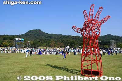 Hand sculpture.
Keywords: shiga yasu kibogaoka park sports recreation shiga 2008 event festival meet 