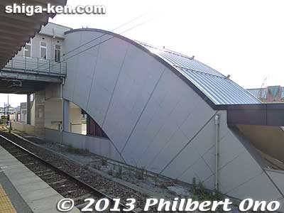 Rear view of the waterwheel station as seen from the train.
Keywords: shiga prefecture notogawa station higashiomi water wheel