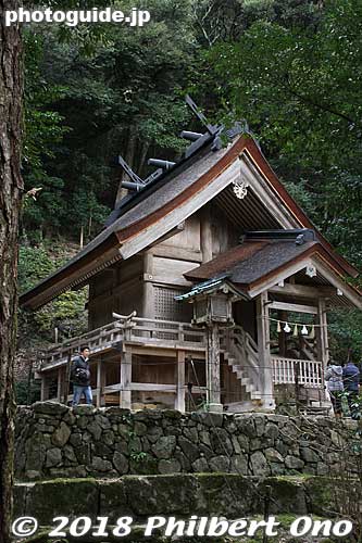 Soga Shrine, a smaller shrine behind the Honden. 素鵞（そが）社本殿
Keywords: shimane Izumo Taisha Shrine