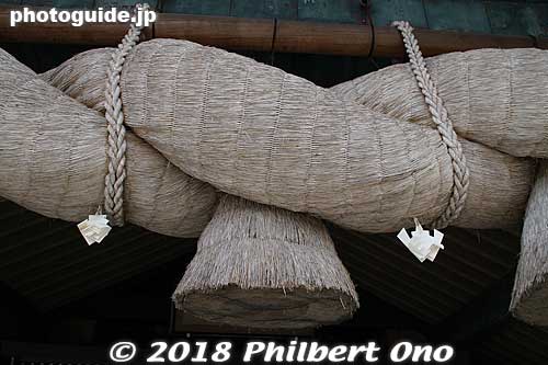 Closeup of the giant shimenawa straw rope.
Keywords: shimane Izumo Taisha Shrine