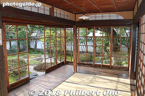 Inside Lafcadio Hearn's former residence fronting a nice garden.
Keywords: shimane matsue Lafcadio Hearn home residence museum koizumi yakumo