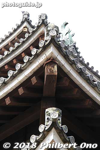 Matsue Castle's roof corners.
Keywords: shimane Matsue Castle National Treasure
