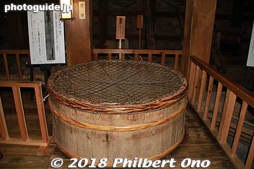 Water well in Matsue Castle's basement.
Keywords: shimane Matsue Castle National Treasure