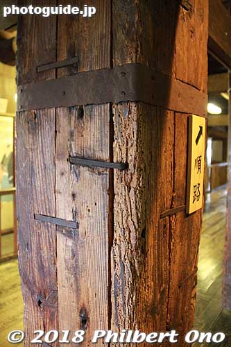 Looks like the pillars were stapled together.
Keywords: shimane Matsue Castle National Treasure
