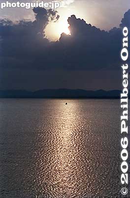 Almost sunset over Lake Shinji
Keywords: shimane matsue lake shinji