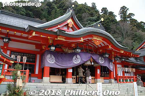 Taikodani Inari Jinja Shrine's Haiden worship hall.
Keywords: shimane tsuwano Taikodani Inari Jinja Shrine