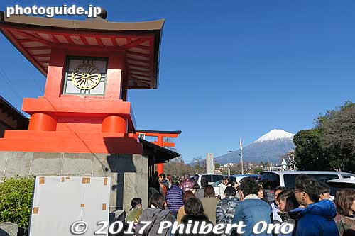 "Fujinomiya" means "Shrine of Mt. Fuji," so the city was named after this shrine.
Keywords: shizuoka Fujinomiya fujisan hongu sengen taisha shinto shrine