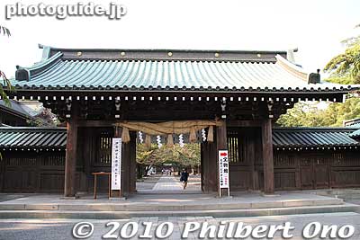Somon Gate 総門（外構えの門）
Keywords: shizuoka mishima taisha shinto shrine 