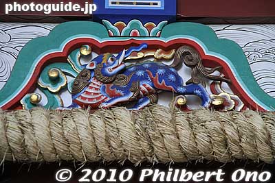 Carving on Romon Gate. If you've been to Nikko Toshogu Shrine, many architectural and artistic elements here at Kunozan will look familiar.
Keywords: shizuoka nihondaira 