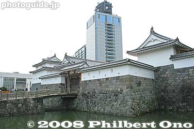 Higashi Gomon Gate and bridge 東御門
Keywords: shizuoka sumpu sunpu castle moat stone wall gate