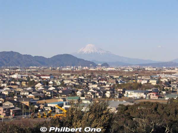 Mt. Fuji can be seen from Koyama Castle.
Keywords: shizuoka yoshida koyama castle