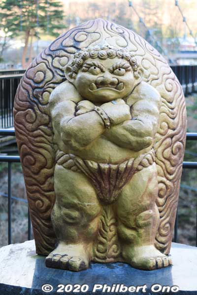 Tateki ogre statue. One of the Seven Ogres of Good Fortune at Kinugawa Onsen. 楯鬼「七福邪鬼めぐり」
Keywords: tochigi nikko Kinugawa Onsen japansculpture