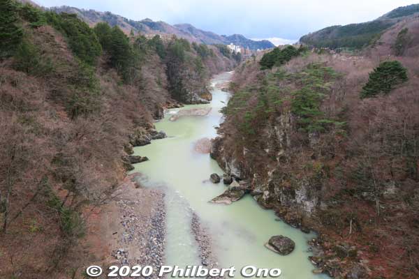 Kinugawa River as seen from Kinutateiwa Bridge.
Keywords: tochigi nikko Kinugawa Onsen