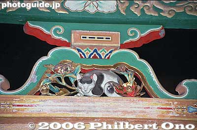 Sleeping cat 眠り猫
Keywords: tochigi nikko world heritage site toshogu shrine