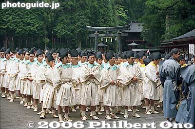 Second group of mikoshi bearers fall in line.
Keywords: tochigi nikko toshogu shrine spring festival