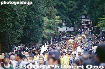 Omotesando is the main part of the route to watch the procession. It is the shrine's largest avenue.
Keywords: tochigi nikko toshogu shrine spring festival
