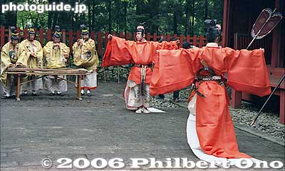 Azuma-asobi no Mai Dance 東遊の舞
Keywords: tochigi nikko toshogu shrine spring festival