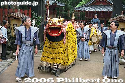 Another lion (shi-shi)
Keywords: tochigi nikko toshogu shrine spring festival