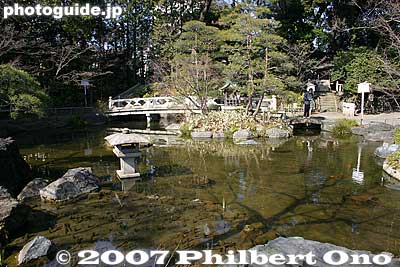 Pond behind the Dai-Hondo Hall
Keywords: tokyo adachi-ku ward nishi-arai daishi temple shingon sect Buddhist temple