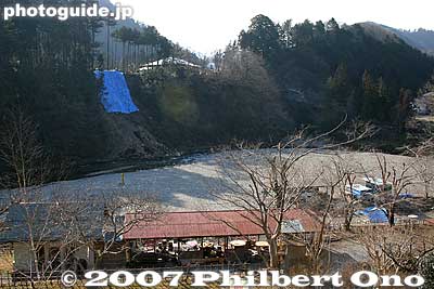 Lookout deck over the gorge
Keywords: tokyo akiruno akikawa keikoku gorge river