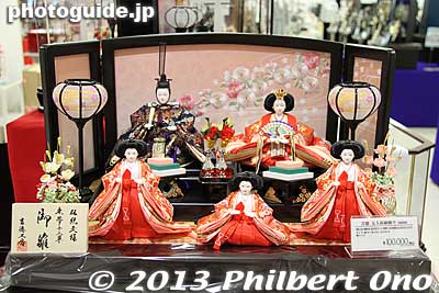 100,000 yen for hina dolls.
Keywords: tokyo akishima shopping hina matsuri festival dolls
