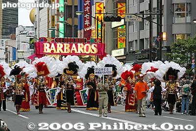 Barbaros is the most famous troupe, sponsored by Nakamise shopping mall.
They had 300 members parading.
Keywords: tokyo taito-ku ward asakusa samba festival matsuri sexy woman women