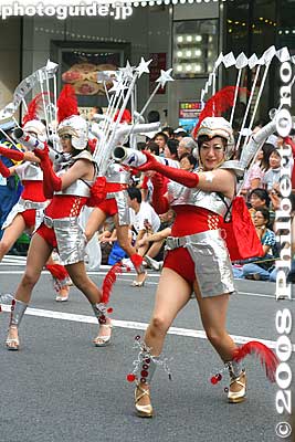 Keywords: tokyo taito-ku ward asakusa samba carnival festival matsuri sexy woman women girls dancers