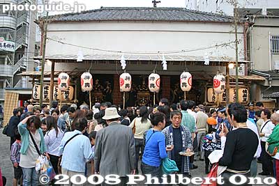 Storehouse for the three Sanja mikoshi portable shrines.
Keywords: tokyo taito-ku asakusa sanja matsuri festival sensoji mikoshi portable shrine crowd