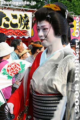Keywords: tokyo taito-ku asakusa sanja matsuri festival portable shrine mikoshi geisha kimono