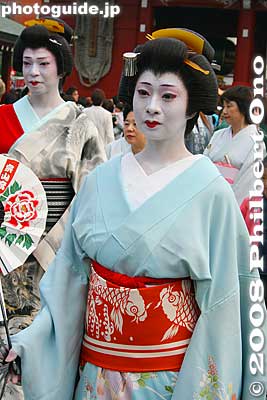 Sanja Festival
Keywords: tokyo taito-ku asakusa sanja matsuri festival portable shrine mikoshi japangeisha kimono