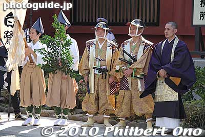 There are also three warriors who never did anything. 武人
Keywords: tokyo taito-ku asakusa shirasagi no mai white heron dancers festival matsuri 