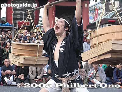 Edo's Popular People--Isshin Tasuke, a fish peddler and a very popular fictional character. 江戸の人気者（一新太助）
Keywords: tokyo taito-ku asakusa jidai matsuri festival historical period
