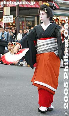 Edo Geisha
江戸芸者
Keywords: tokyo taito-ku asakusa jidai matsuri festival historical period