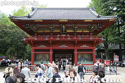 Nezu Shrine gate, Important Cultural Property 楼門（国指定重文）
Keywords: tokyo bunkyo-ku nezu jinja shrine