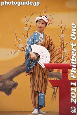Keywords: tokyo bunkyo-ku ward yushima tenjin tenmangu shinto shrine ume matsuri plum blossoms flowers festival nihon buyo 