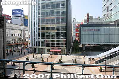 Developed area next to Akihabara Station. Once upon a time, this used to be a wholesale area for fruit. Then an outdoor basketball/skateboard court.
Keywords: tokyo chiyoda-ku ward akihabara electronics shops stores shopping