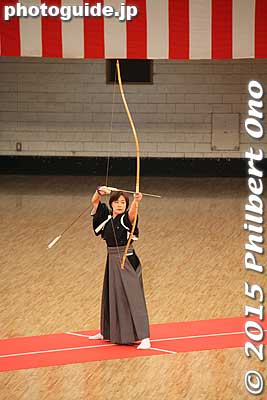 Martial arts demonstrations start at 1:15 pm and lasts until 2:30 pm. People from each martial art performed in turn. First was kyudo archery.
Keywords: tokyo chiyoda-ku budokan martial arts